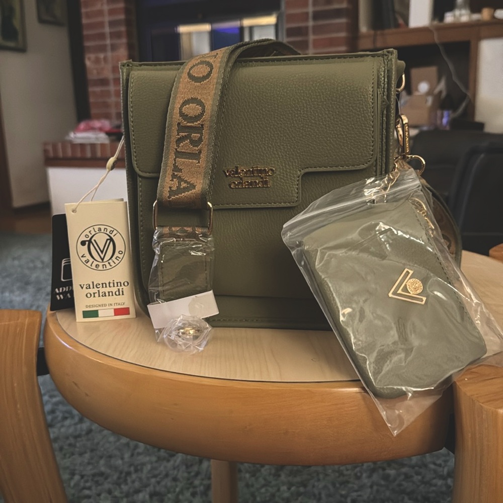 NWT Valentino Orlandi Crossbody Bag-Green-Brand Camera Strap w/ Wallet-